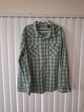 Wrangler Green Plaid Button Front Long Sleeve Shirt